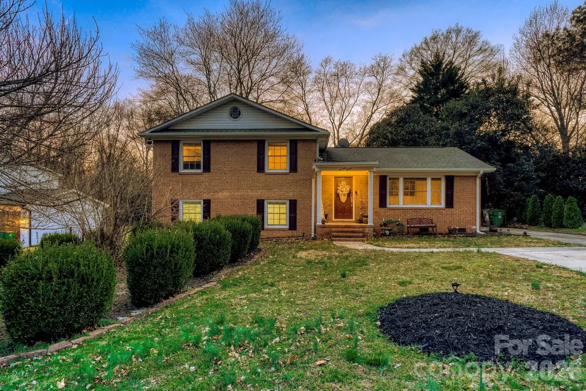 1315 Shady Bluff Drive, Charlotte, NC 28211 - #1