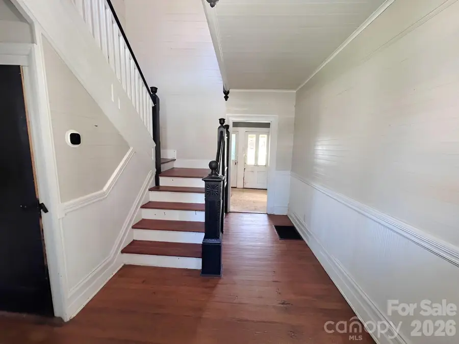 202 E Central Avenue, Catawba, NC 28609 - #2