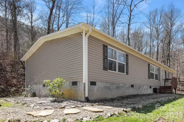 256 Inglewood Cove Road, Waynesville, NC 28786