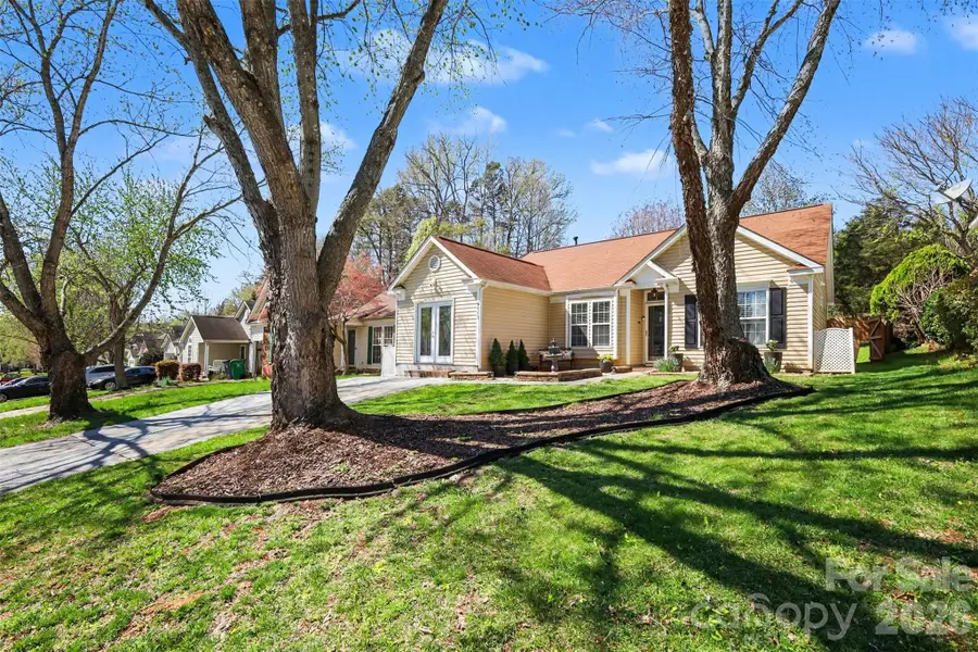 9113 Shenington Place, Charlotte, NC 28216 - #3