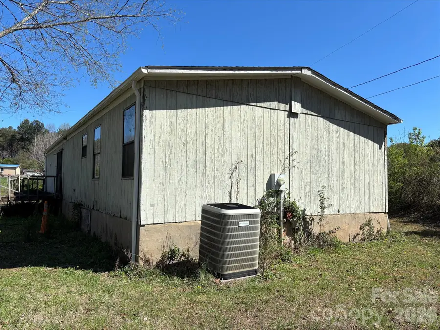 2307 Pathfinder Street, Newton, NC 28658 - #2