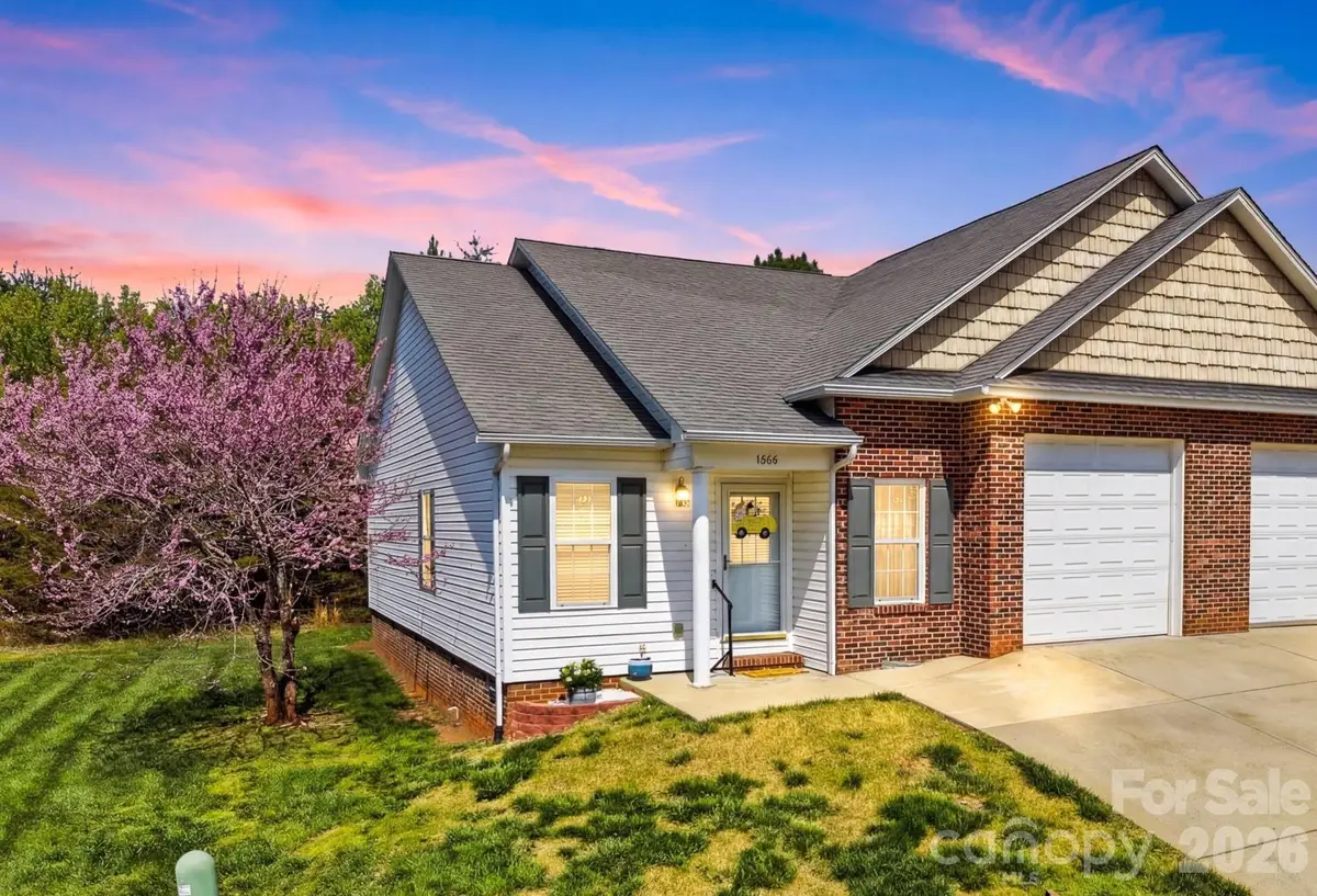 1662 Golden Cedar Lane, Newton, NC 28658 - #1