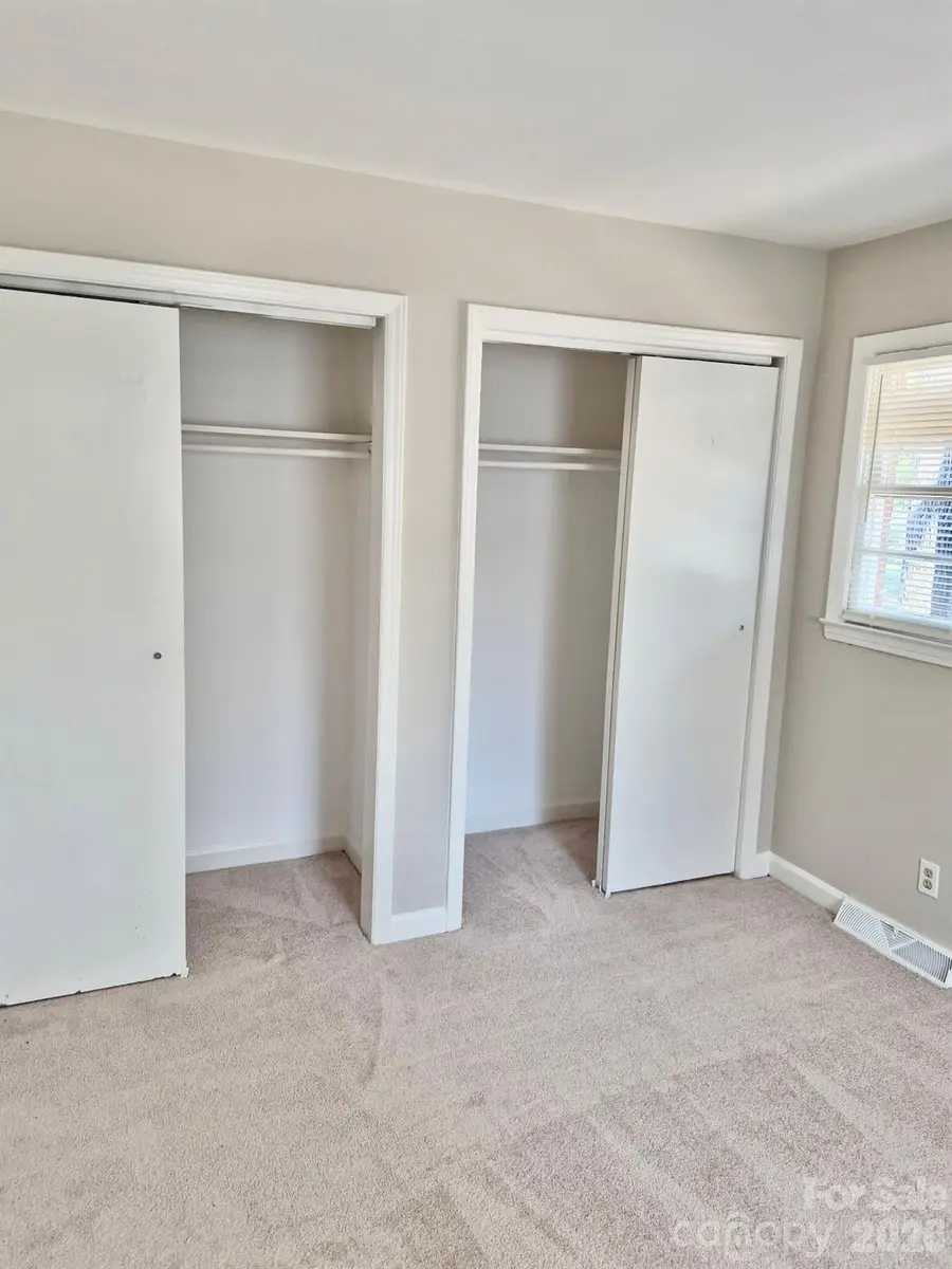 4105 Abbeydale Drive, Charlotte, NC 28205 - #3