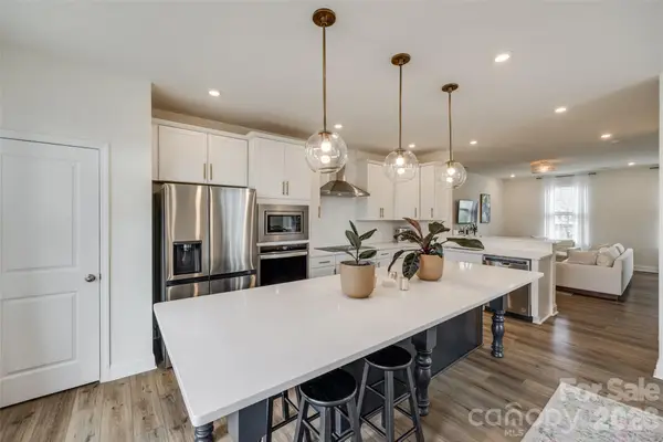 400 Simeon Drive, Charlotte, NC 28208