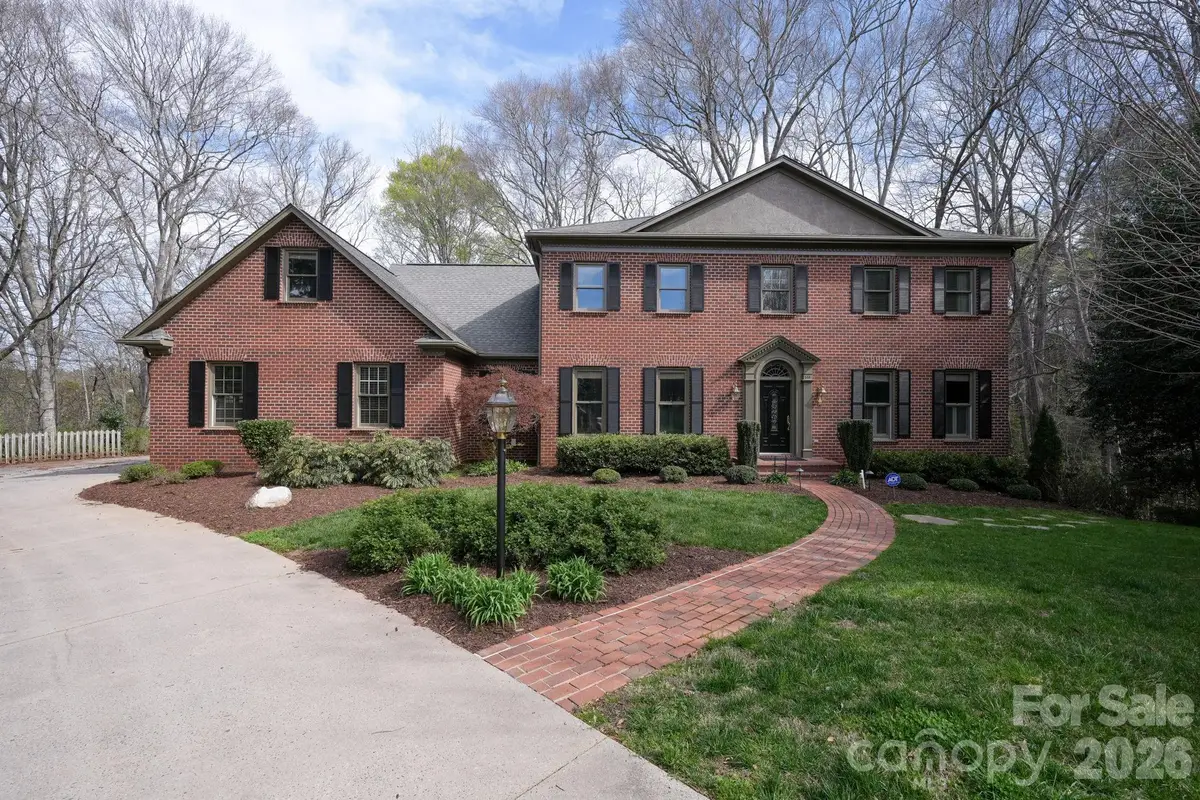 550 20th Avenue Court Nw, Hickory, NC 28601 - #1