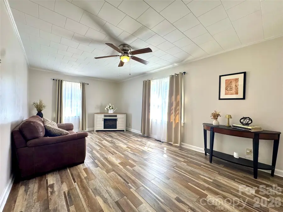 848 Meadowood Drive Ne, Lenoir, NC 28645 - #2