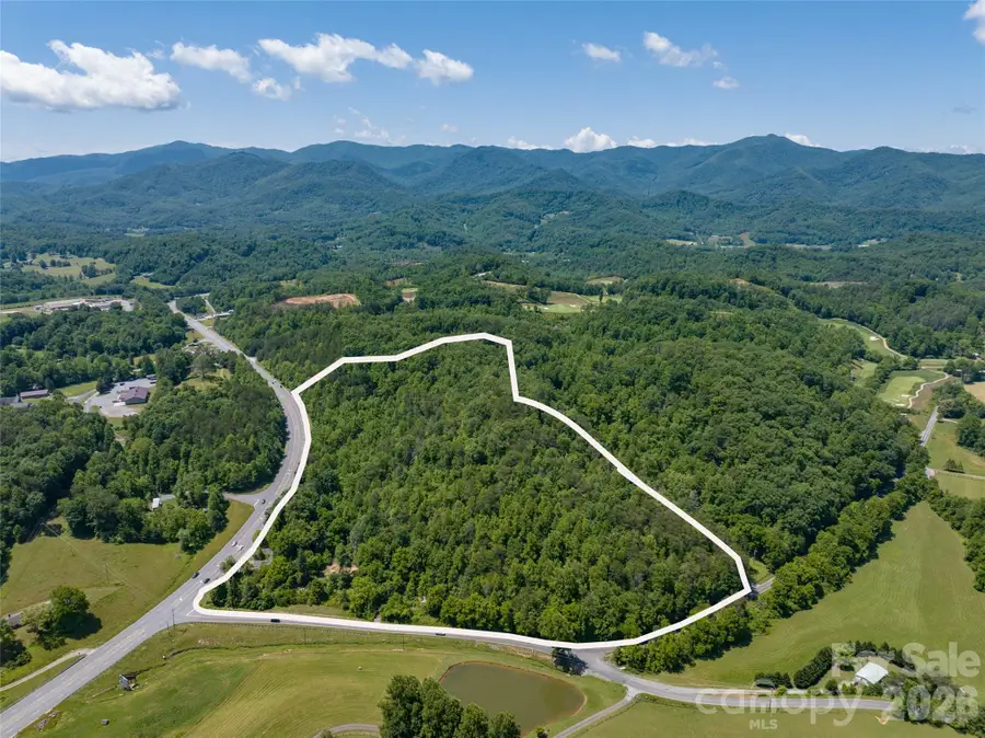 1409 Us 441 Highway, Whittier, NC 28789 - #2