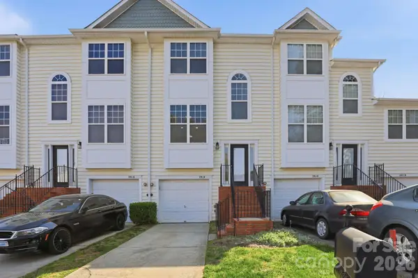 2814 Avalon Loop Road, Charlotte, NC 28269