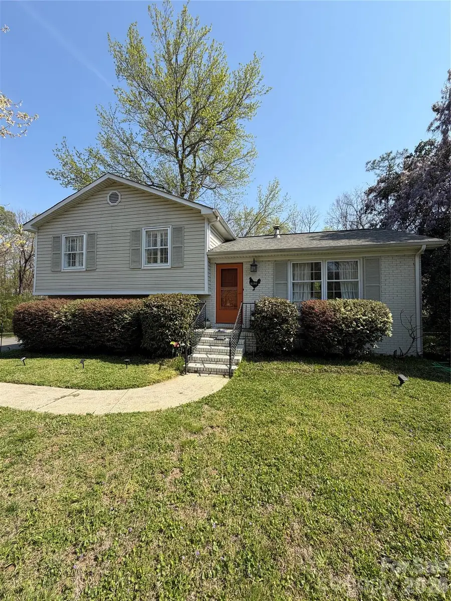 6701 Rugby Lane, Charlotte, NC 28226 - #2
