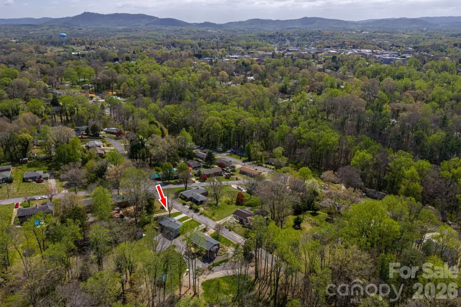 202 Clark Street, Morganton, NC 28655 - #2