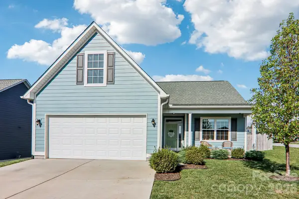 3 Montaugue Street, Arden, NC 28704