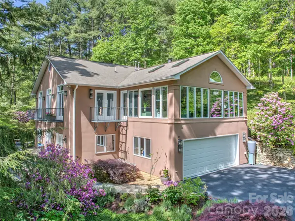 200 Robinhood Road, Asheville, NC 28804