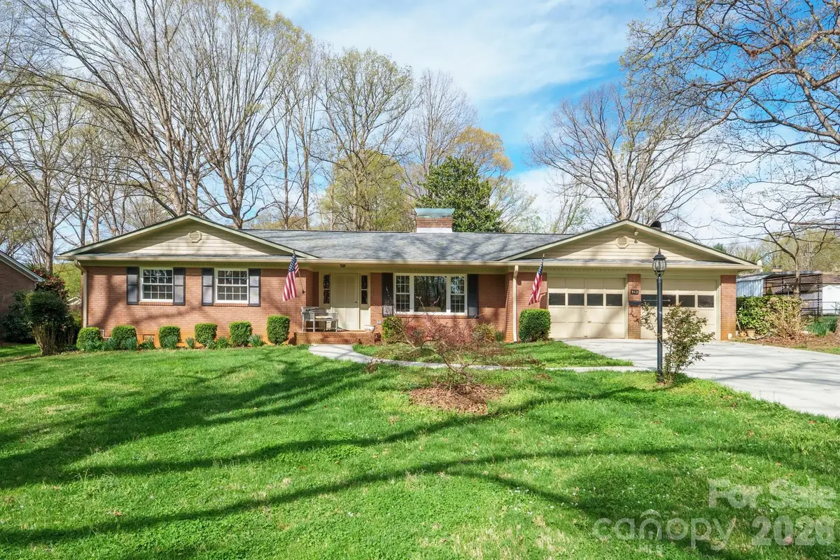 513 2nd Avenue Place Ne, Conover, NC 28613 - #1