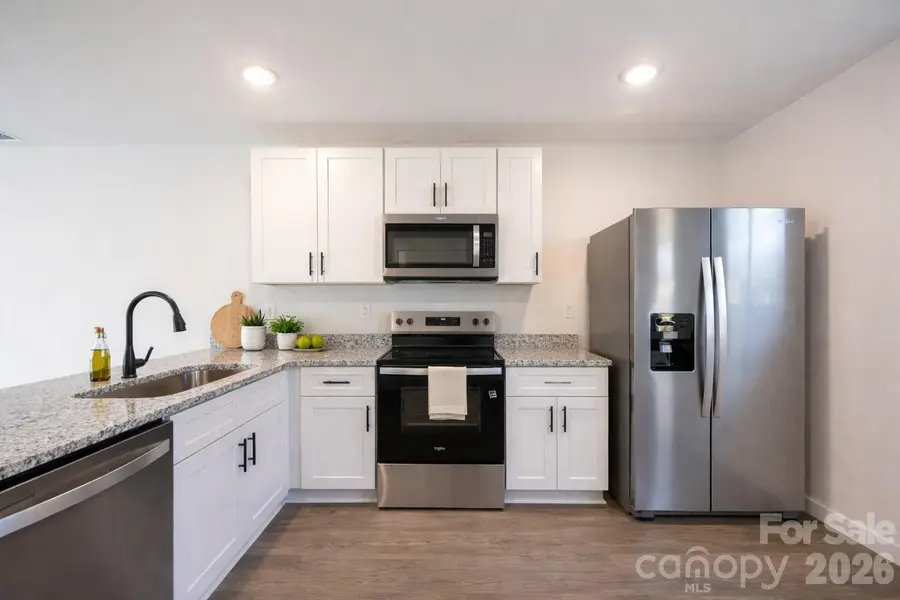 424-426 2nd Street Sw, Hickory, NC 28602 - #3