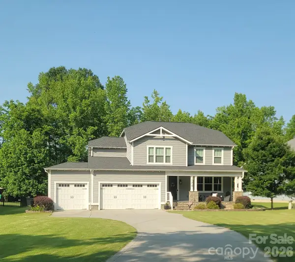 174 Country Lake Drive, Mooresville, NC 28115