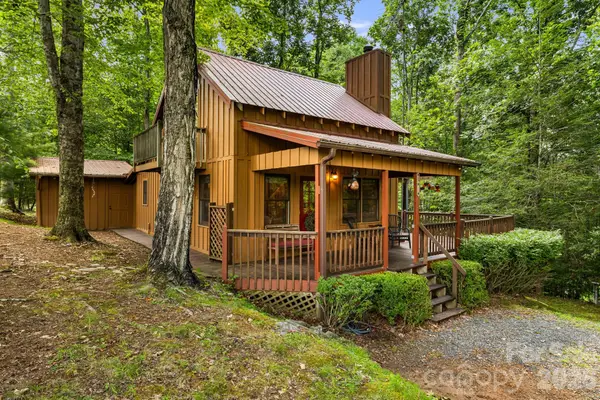 180 Grace Way, Green Mountain, NC 28740