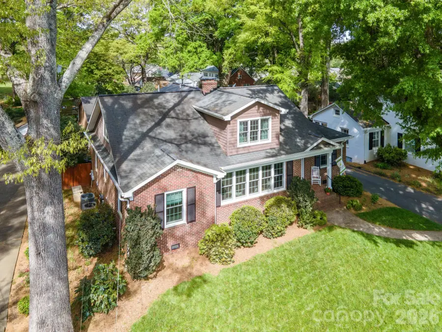 551 7th Street Nw, Hickory, NC 28601 - #2