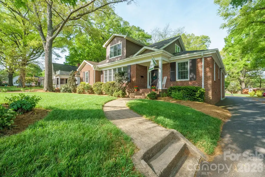 551 7th Street Nw, Hickory, NC 28601 - #3