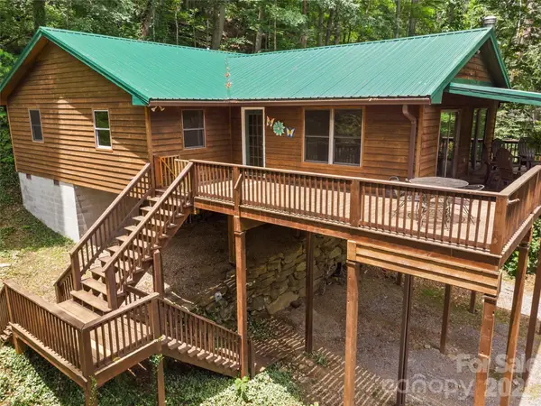170 Mountain Farm Road, Burnsville, NC 28714