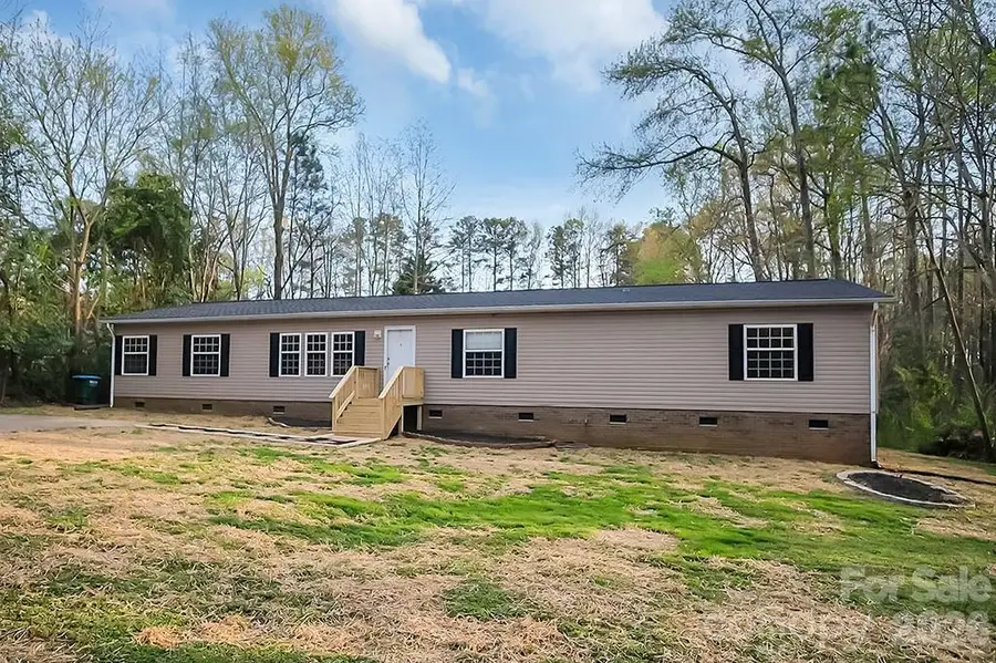 308 E Cleveland Avenue, Bessemer City, NC 28016 - #3