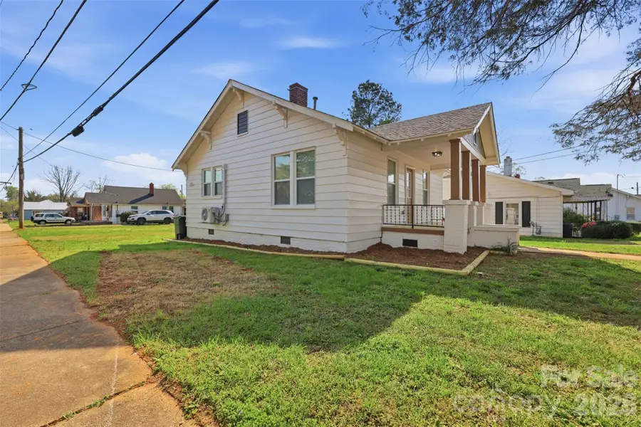 621 E A Street, Newton, NC 28658 - #3