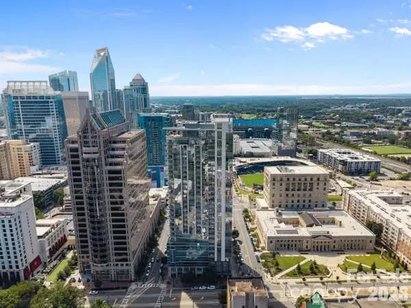 333 W Trade Street #1202, Charlotte, NC 28202