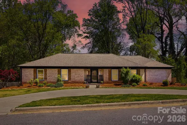 906 Hemlock Drive Ne, Lenoir, NC 28645