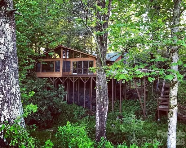 1359 Chestnut Grove Road, Spruce Pine, NC 28777