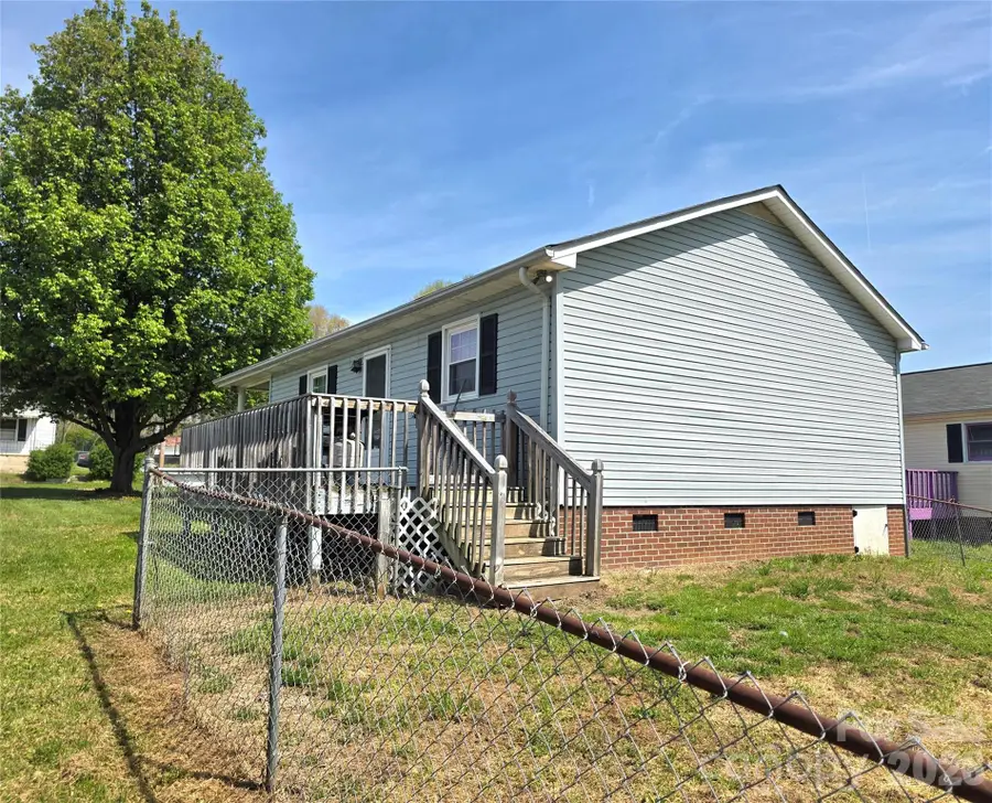 220 E Alabama Avenue, Bessemer City, NC 28016 - #3