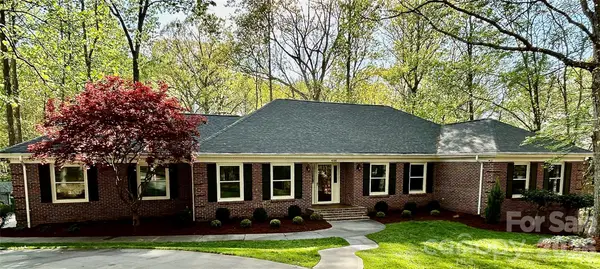 9500 Hampton Oaks Lane, Charlotte, NC 28270