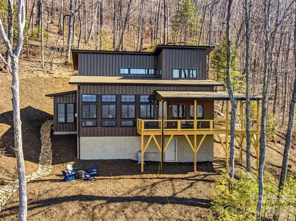 10 Nellie Bell Lane, Swannanoa, NC 28778