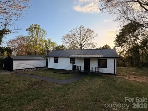 201 Cape Hickory Road, Hickory, NC 28601