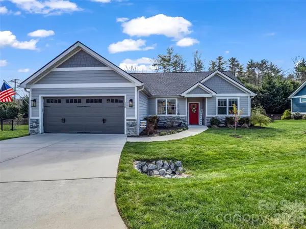 128 Shoeing Box Way, Hendersonville, NC 28792