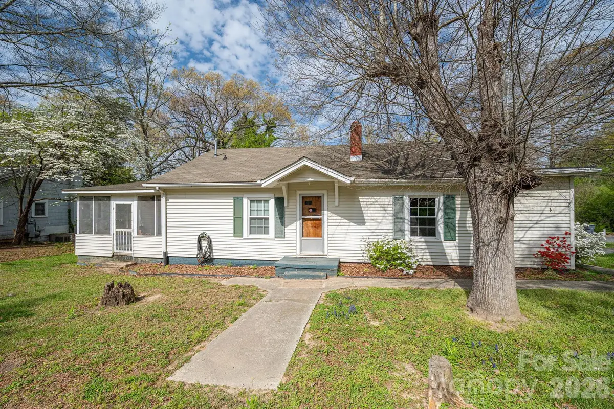 111 E Carlton Street, Dallas, NC 28034 - #1