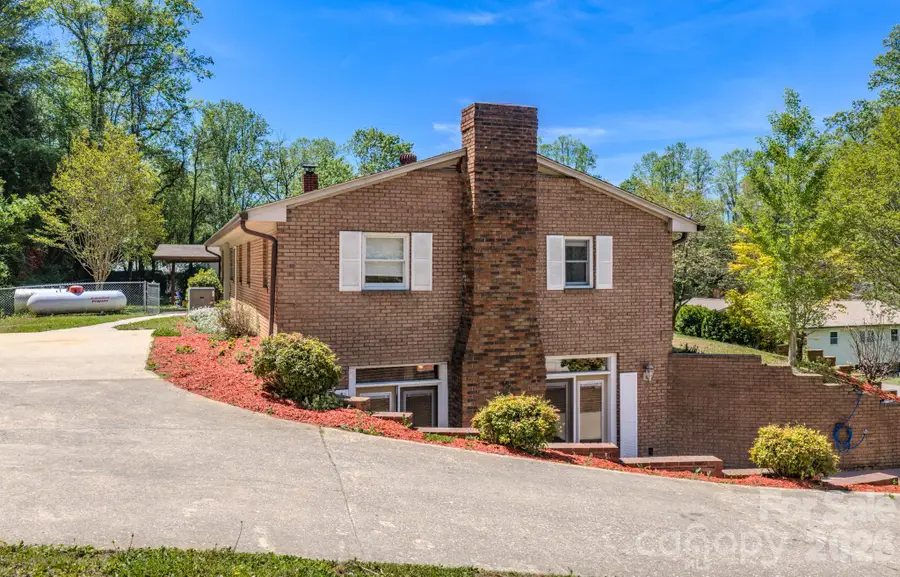 176 Sunny Street, Marion, NC 28752 - #3