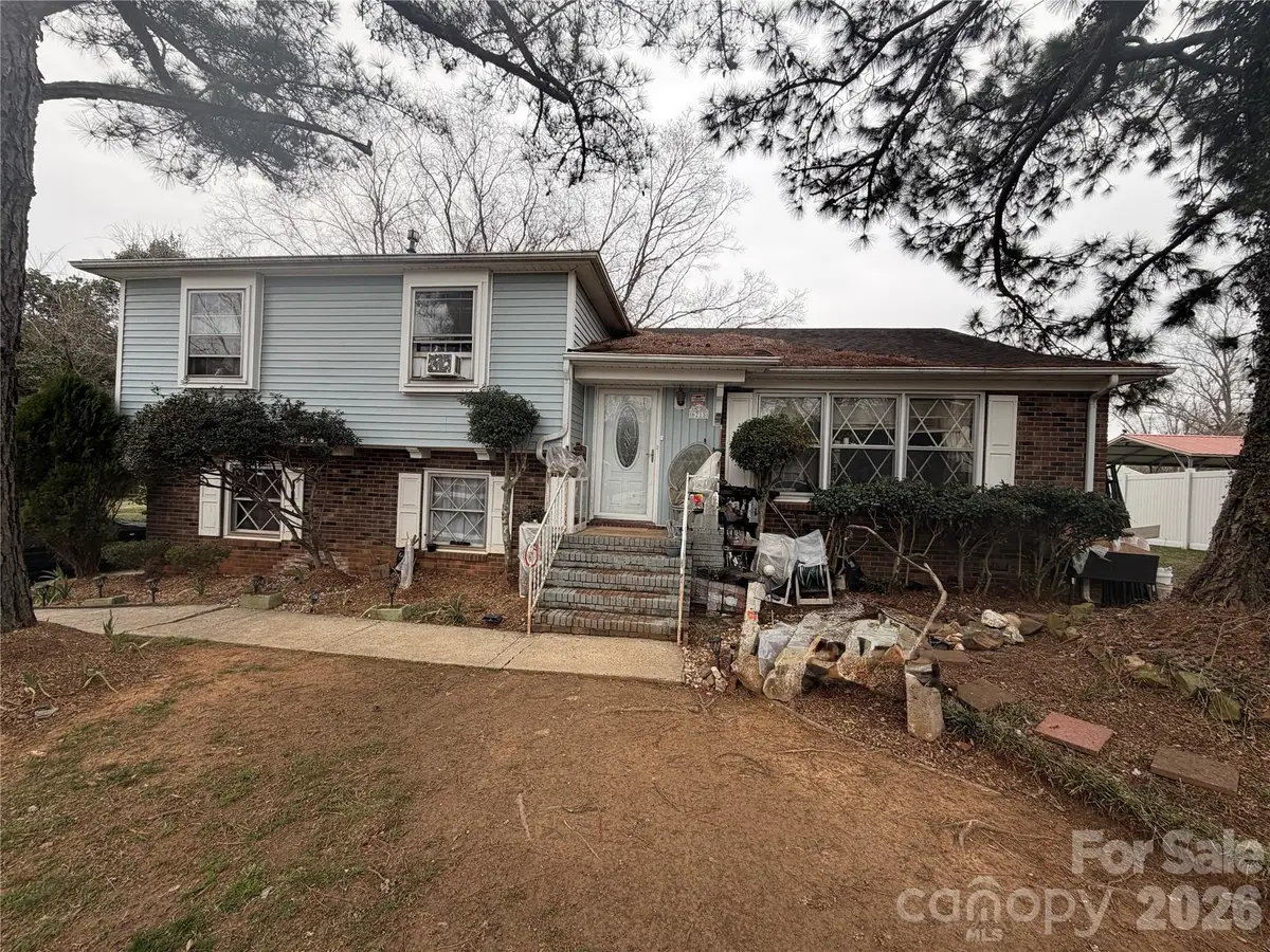 6215 Farm Pond Lane, Charlotte, NC 28212 - #1