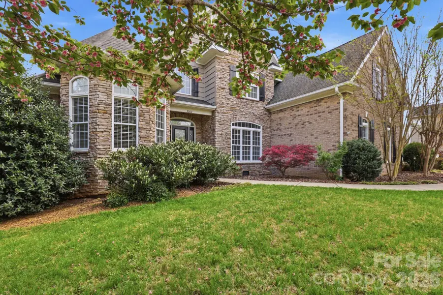 3052 17th Street Court Ne, Hickory, NC 28601 - #3