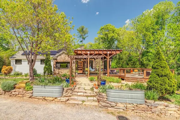 10 Hillendale Road, Asheville, NC 28805