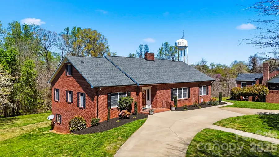32 Falls Avenue, Granite Falls, NC 28630 - #2