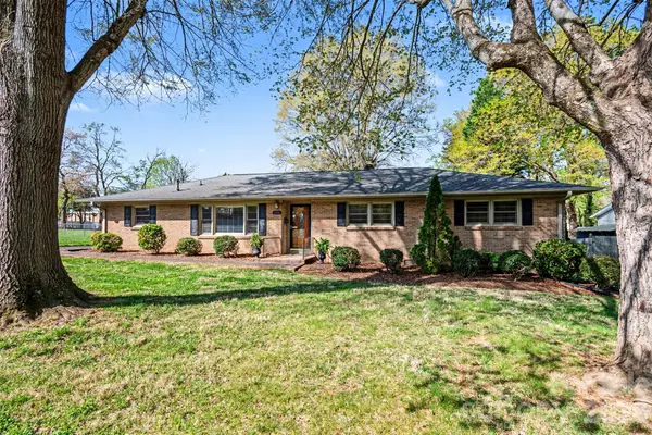 201 N Pine Street, Lowell, NC 28098