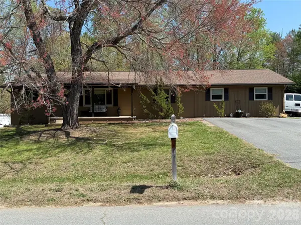 3309 40th Avenue Place Ne, Hickory, NC 28601