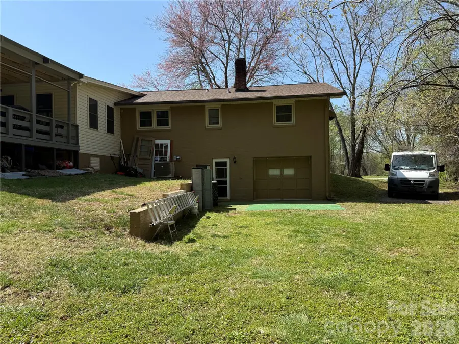 3309 40th Avenue Place Ne, Hickory, NC 28601 - #3