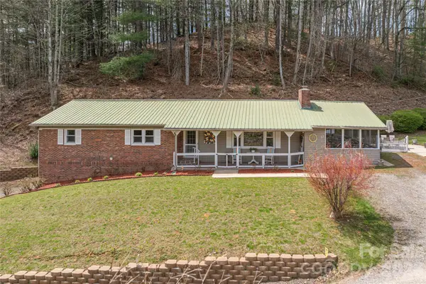 63 Memory Drive, Waynesville, NC 28786