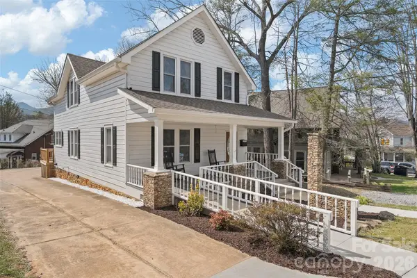 89 Walnut Street, Waynesville, NC 28786
