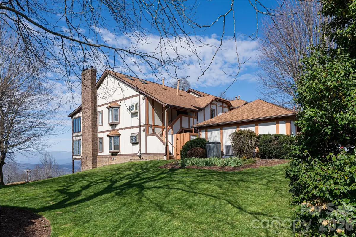 1203 Fleetwood Plaza, Hendersonville, NC 28739 - #1