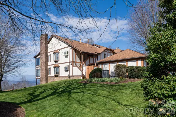 1203 Fleetwood Plaza, Hendersonville, NC 28739