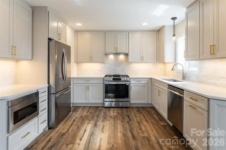 1203 Fleetwood Plaza, Hendersonville, NC 28739 - #3