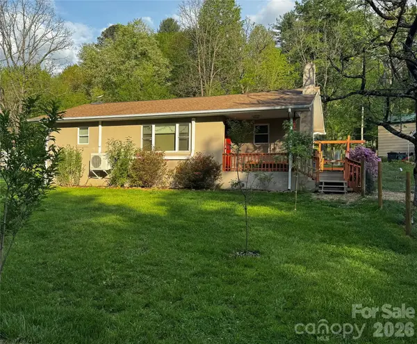 450 W Piney Mountain Road, Whittier, NC 28789