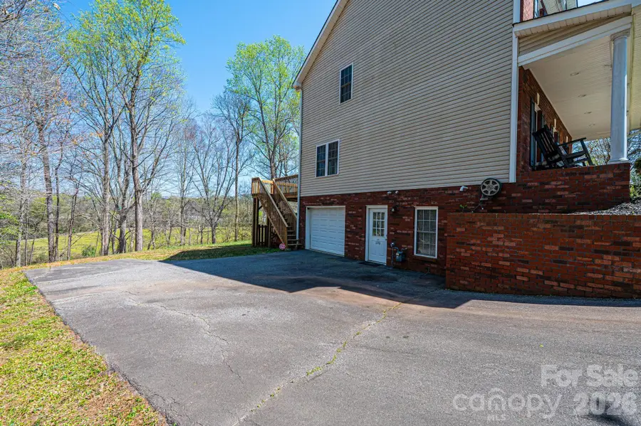 2586 Henry Falls Drive, Hickory, NC 28602 - #3