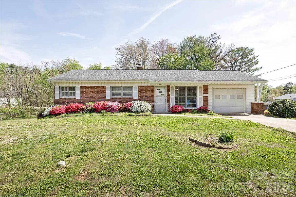 537 32nd Street Sw, Hickory, NC 28602 - #1